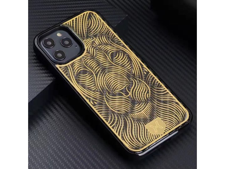 Глянцевый чехол MyPads для Apple iPhone 11 Pro /11Pro с золотым львом из углеродного волокна..